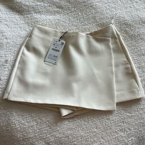 White Zara skort. NEVER WORN
